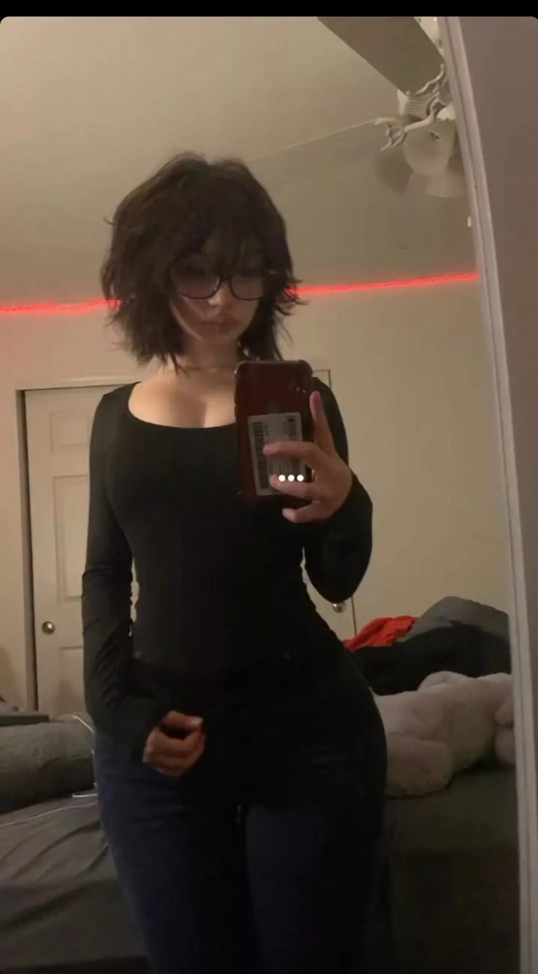 hello guys 🤭 posted by Adventurous_Shift_88