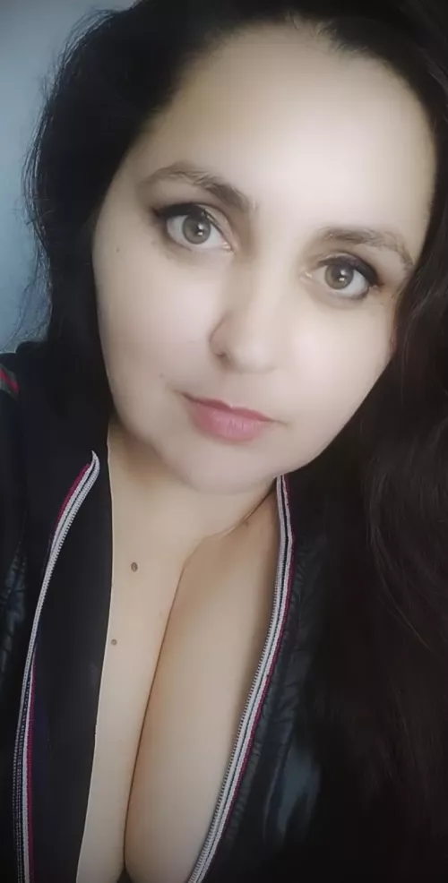 Hello handsome, want to see my diamonds? by povetrula