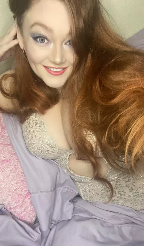 Hello! Hope you stop and say hello [f] by Toyrobot2285