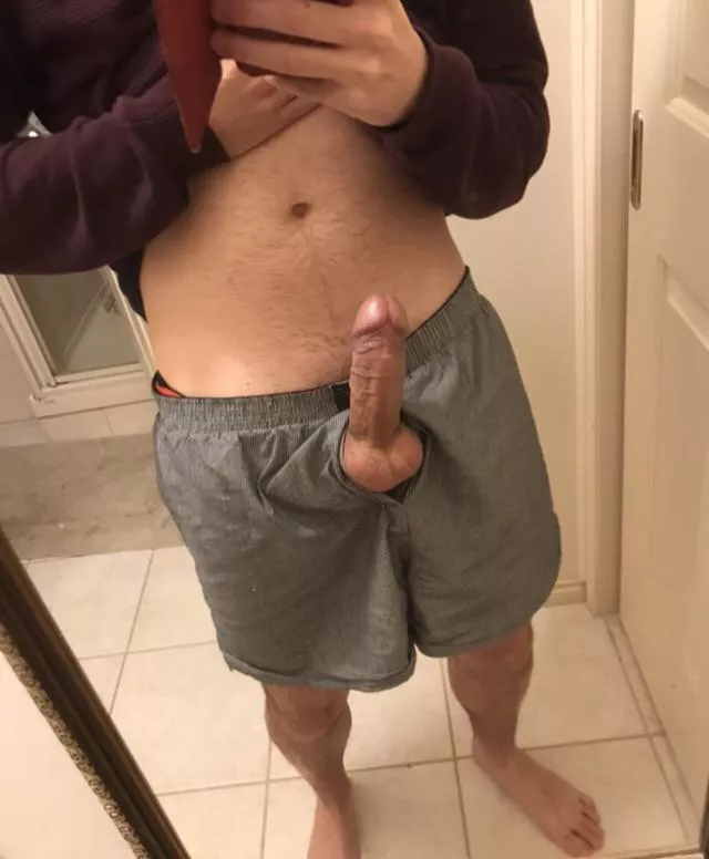 Hello I am horny posted by Throwaway475y923