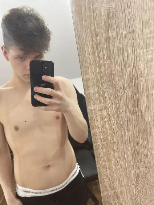 hello, im new here :) by adan010