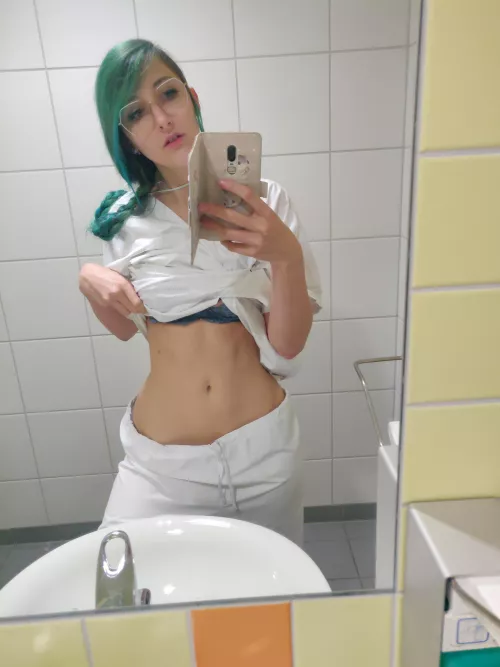 hello! its been a while ;) by Yukeki