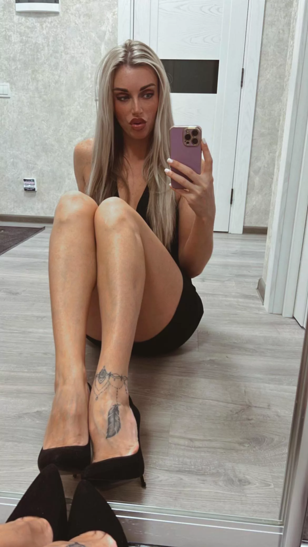 Hello posted by Bella_Bond