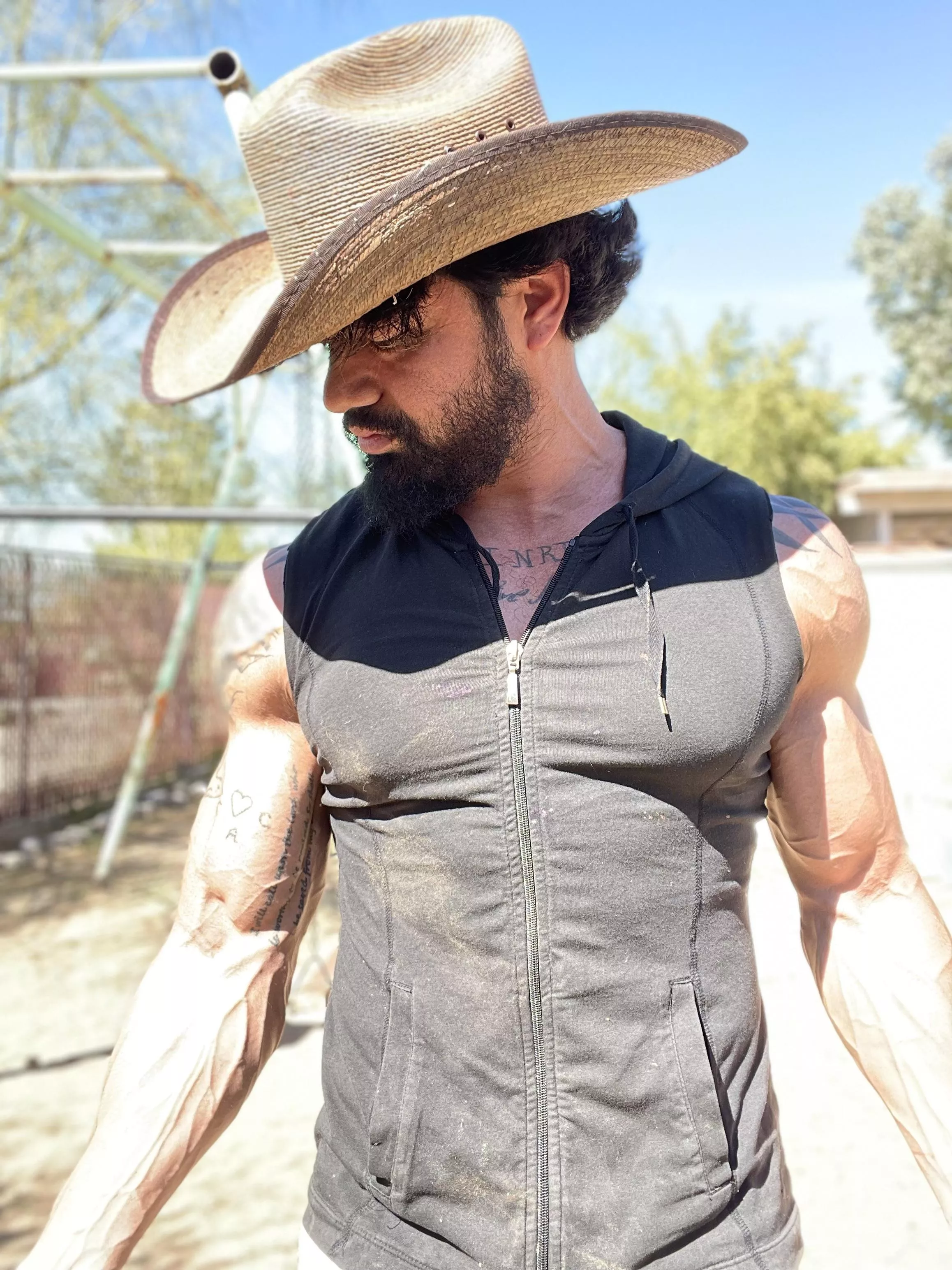 Hello 👋 posted by Thecompasergio