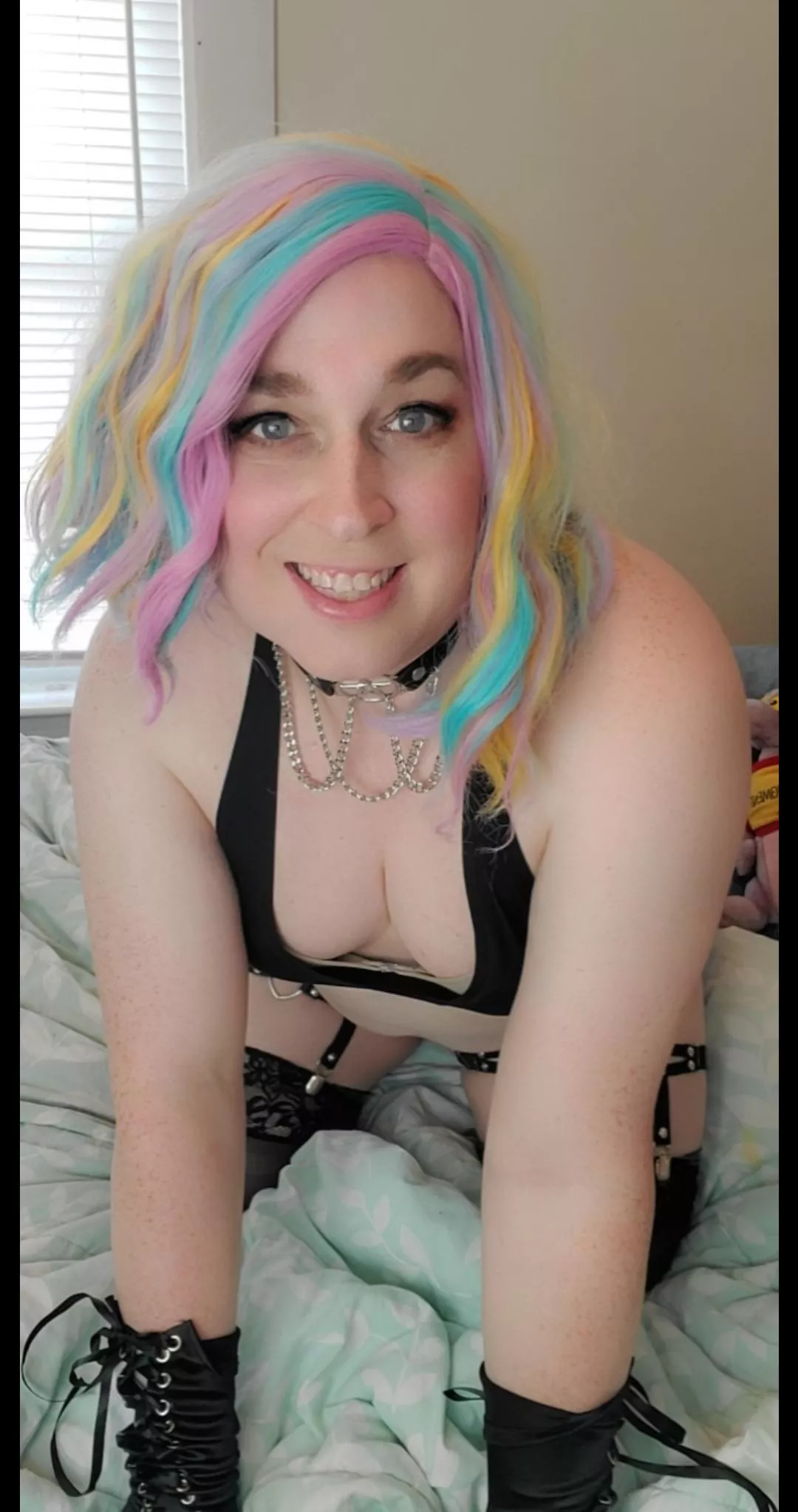 Hello there! Will you let a trans girl tie you to her bed? Just hypothetically of course... posted by DMRage