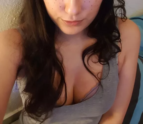 Hello there! by moangirl17