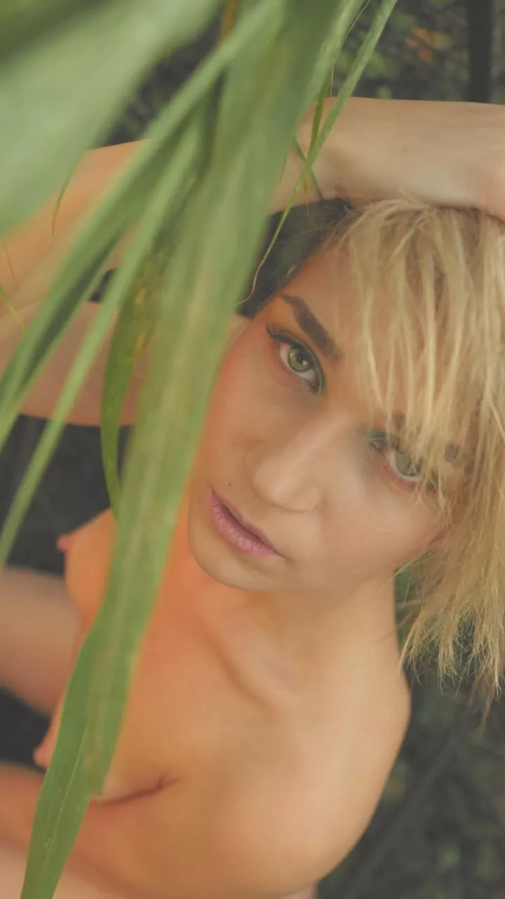 hello to my favourite subreddit! posted by Illustrious_Ad9943