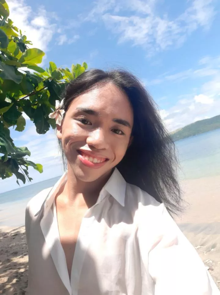 hello posted by Femboy-Princess-508