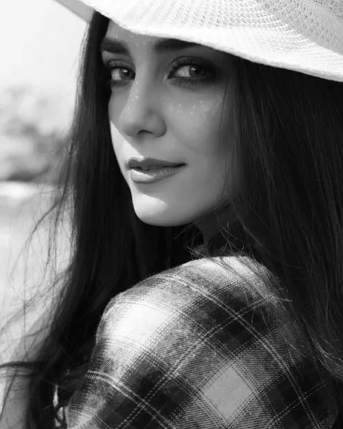 hello weak males I am.a feminist who gonna crush u under my feets by Urwahocane1