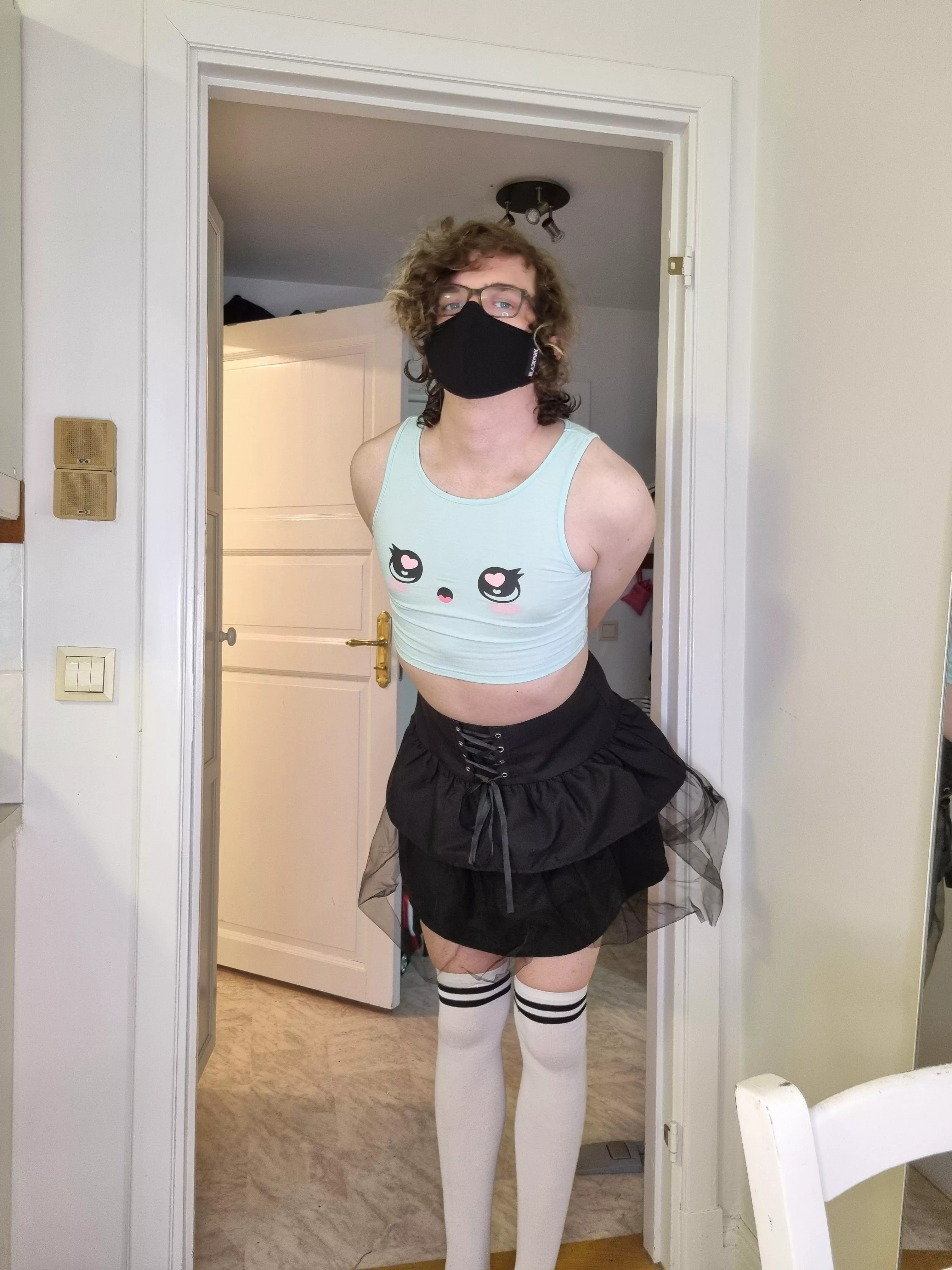 hello! what are you up to? posted by ozzyuwuozzyuwu