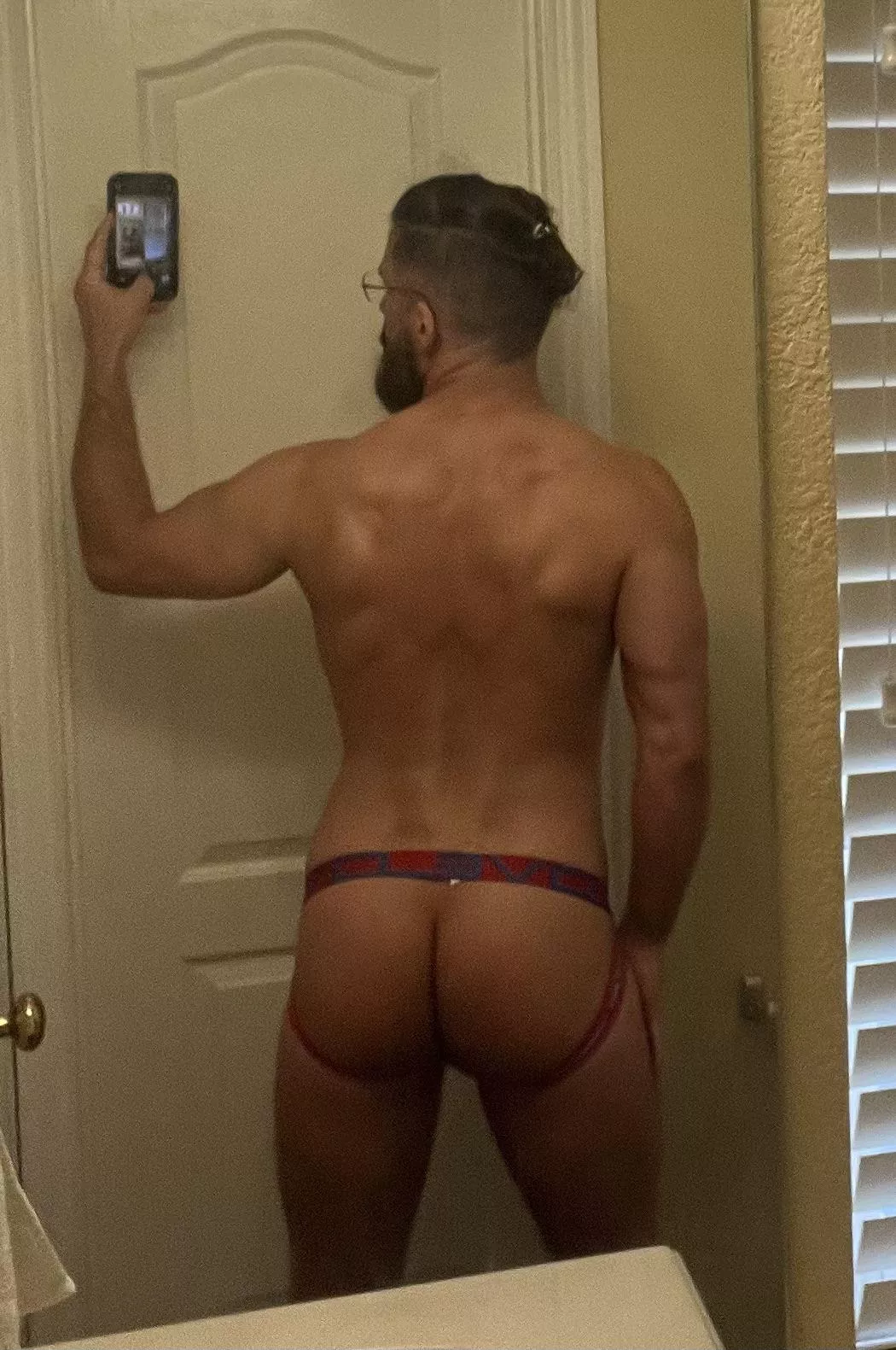 Hello world 😇 posted by luplup123