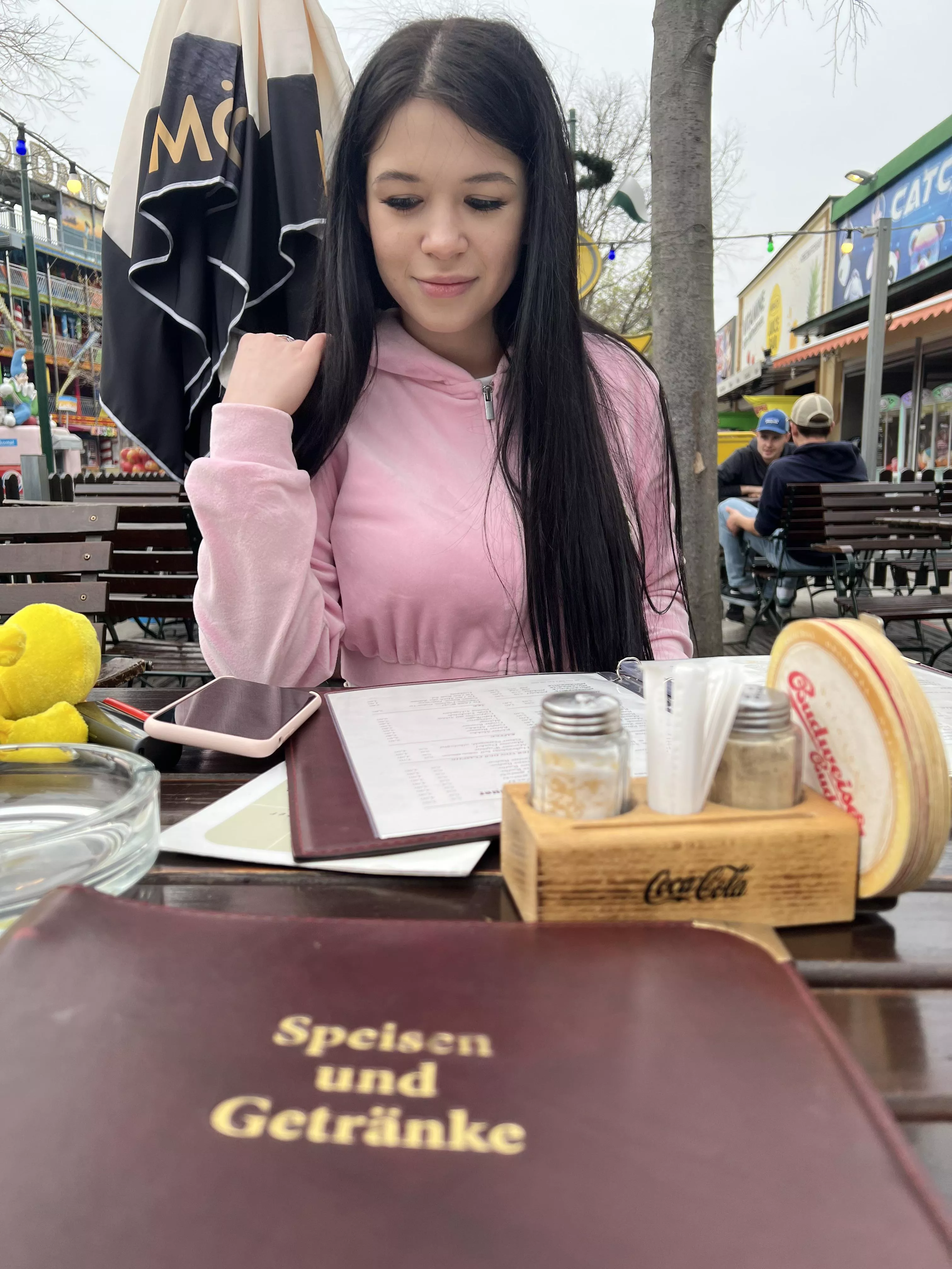 Hello , write me and I’ll send u a free nude :) posted by Markus_Makarevych