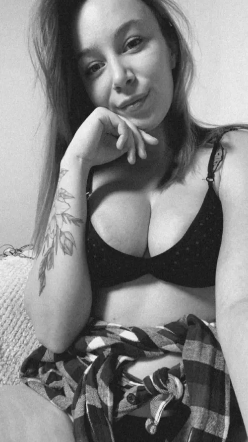 Hello by chupppapups