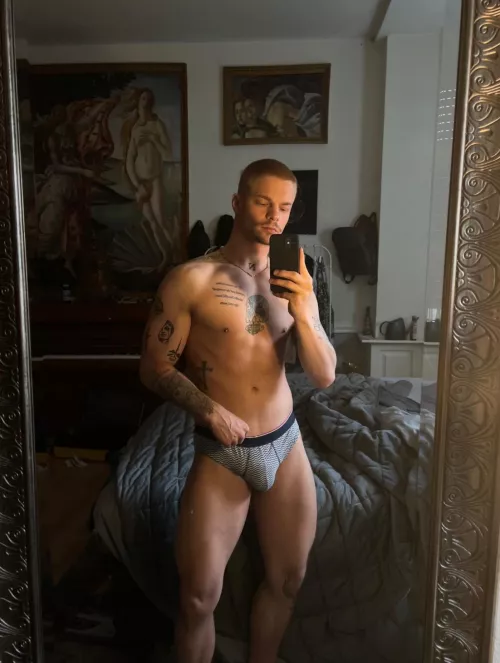 😏 Hello you by nicolao99