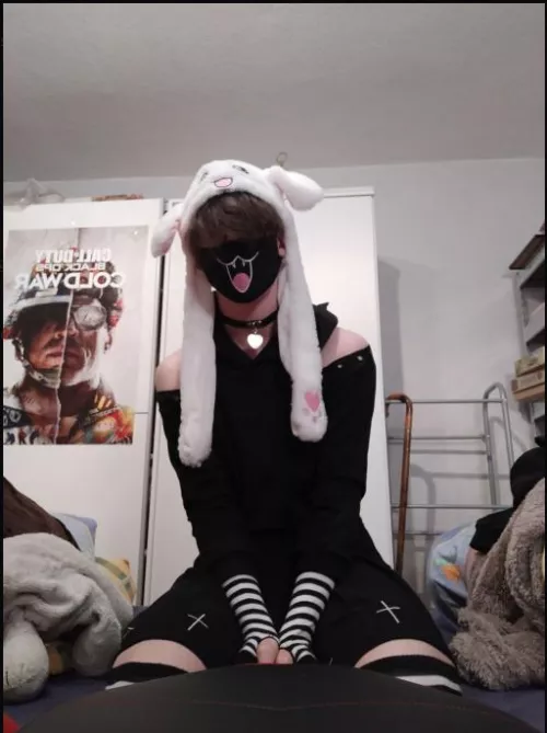 hello by kazu_thefemboy