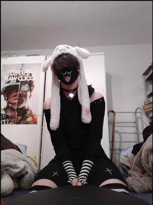 hello posted by kazu_thefemboy