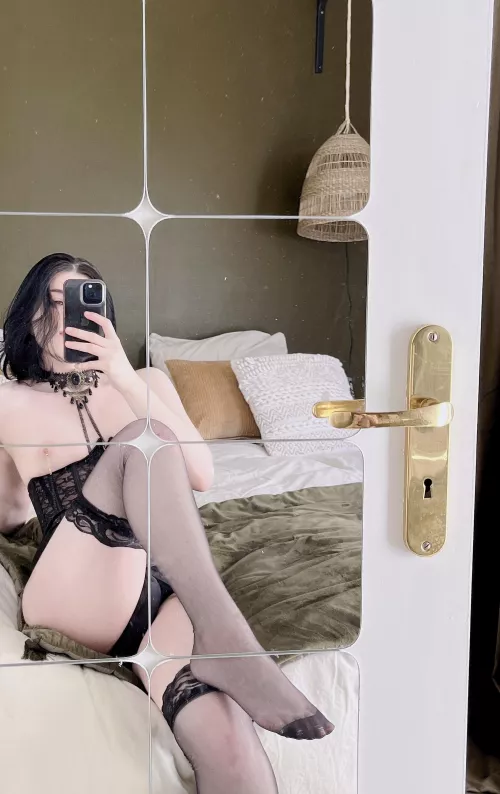 Hellooo 🙌🏻 by leopayan1999