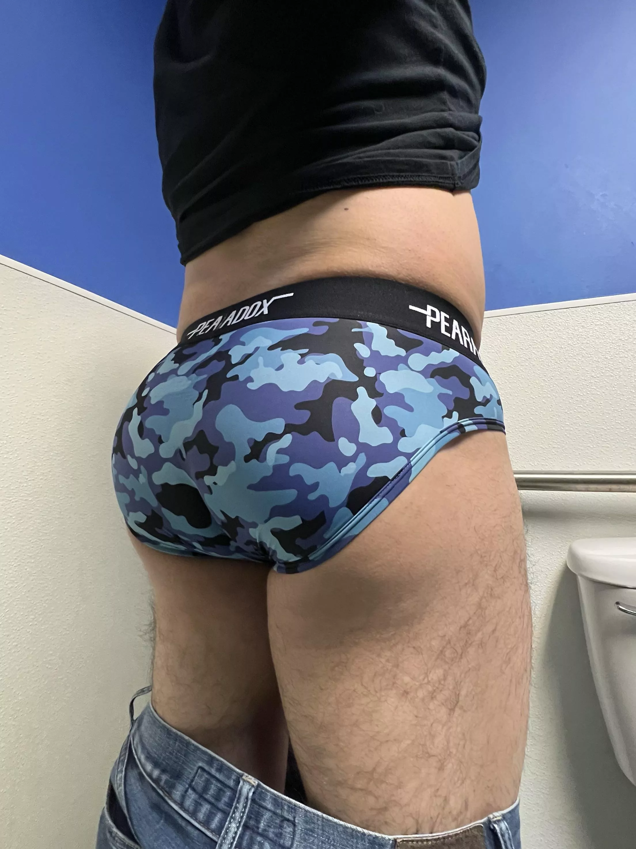 Help me pull my pants up? posted by FluffyTowels4640