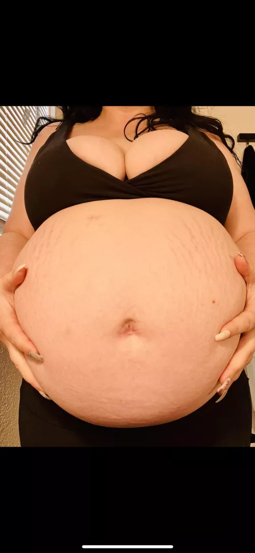 Help me rub my bump and I’ll help you rub one out too 😈🙈 by sagebbw