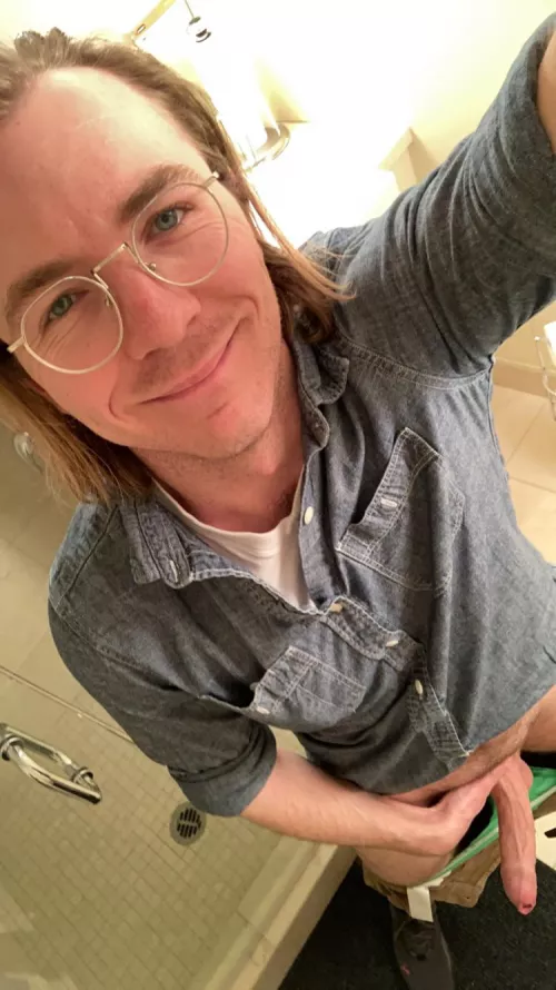 Help me salvage this boring work day? by ry_sexual