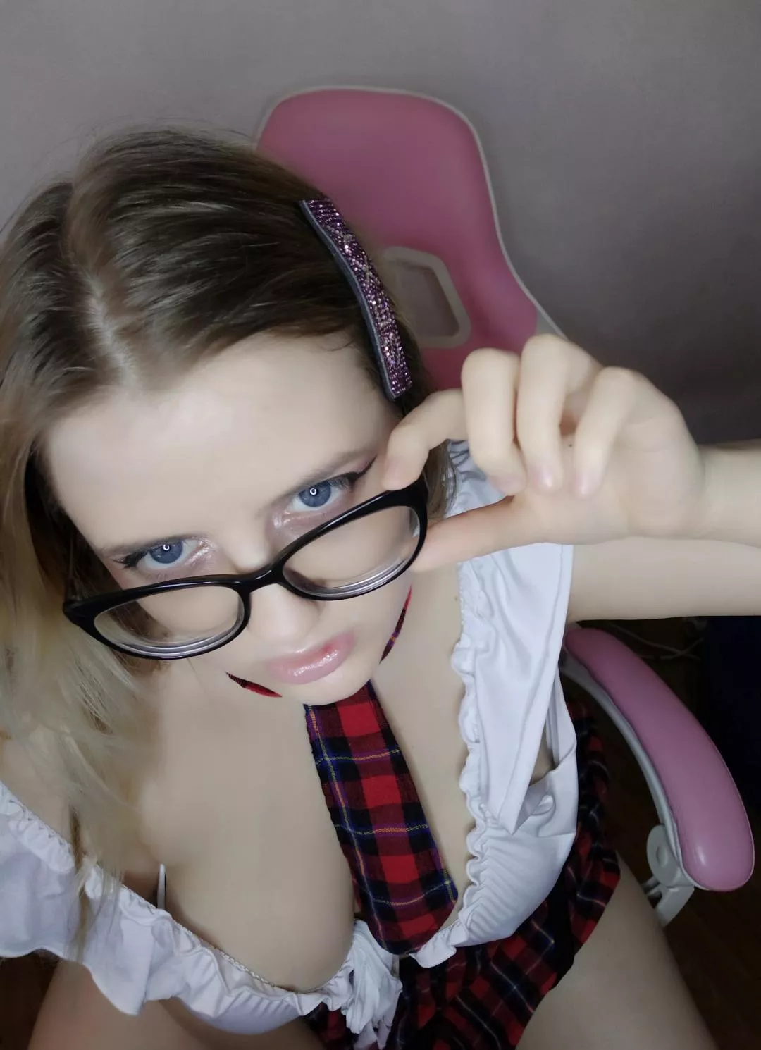 help me with homework posted by liiiiiiissa