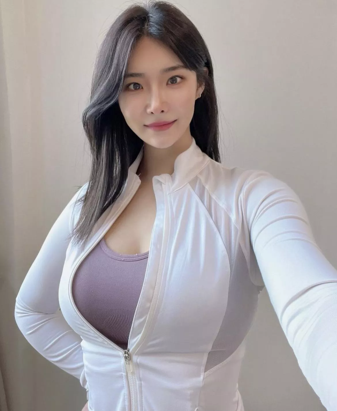 help me zip up posted by Bulky_Fly_3502