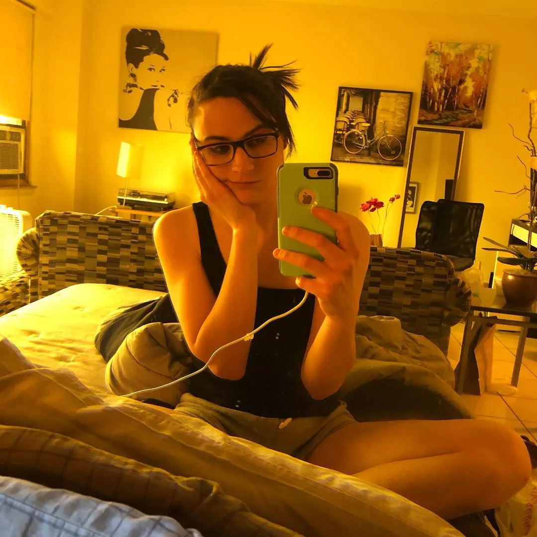 Henlo Reddit! posted by AvaShade