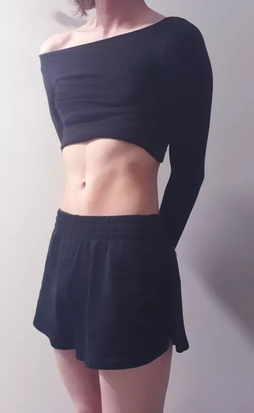 Here, a crop top post, cause you're epic 😎 by Rode2840