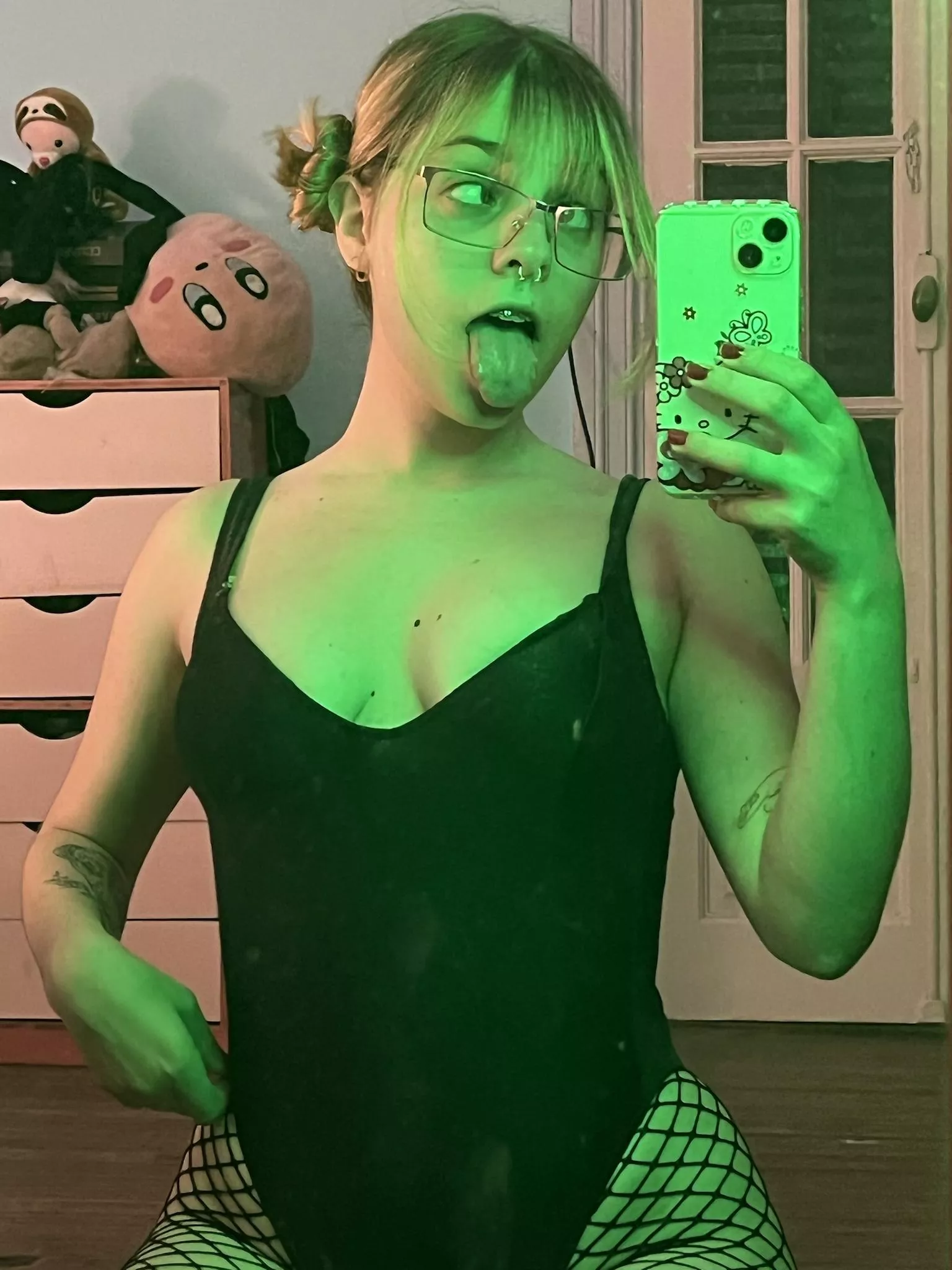 here i am waiting for u posted by Lucynud3s