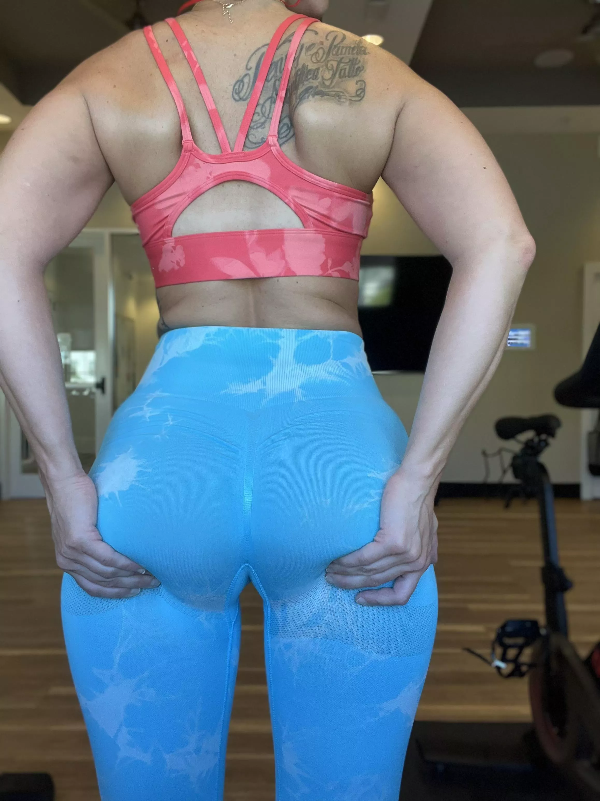 here to brighten your day, come grab a handful! posted by napolita50