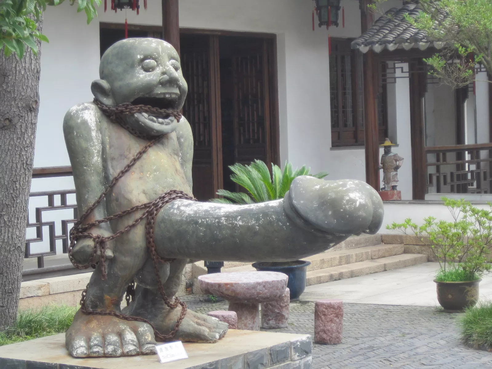 Here you are babes..no one is bigger longer or harder than I am. Come, let me fuck you! posted by EastTorontoDom