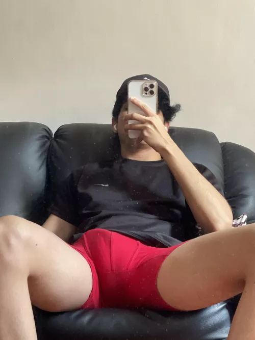 He’s awake by Leossxs