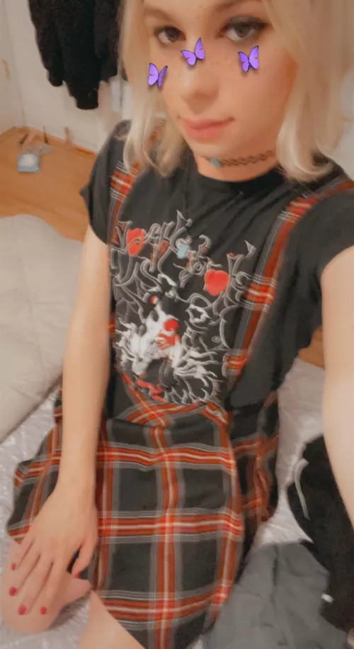 Hey :3 by XannyMakeItGoAwayy