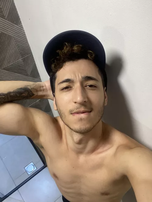 Hey 👊🏻 by twinkn1