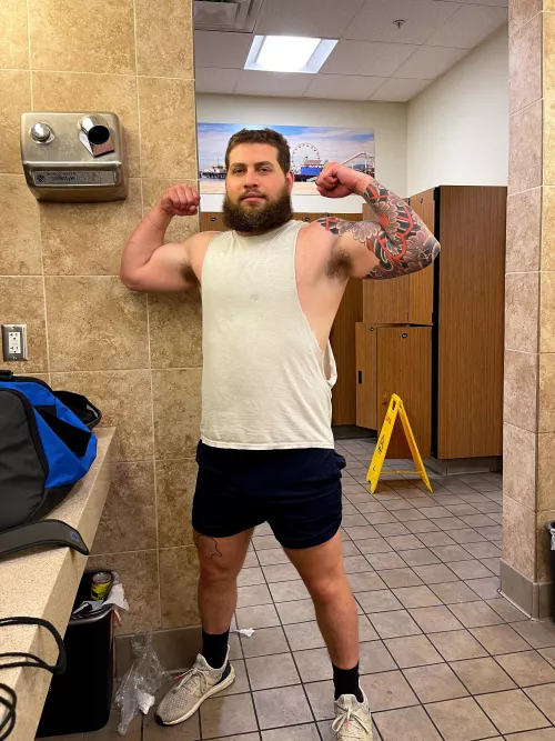 Hey :) by juicybro11