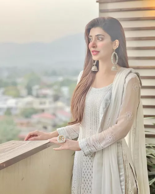 hey anyone up for role play please message me by Urwahocane1