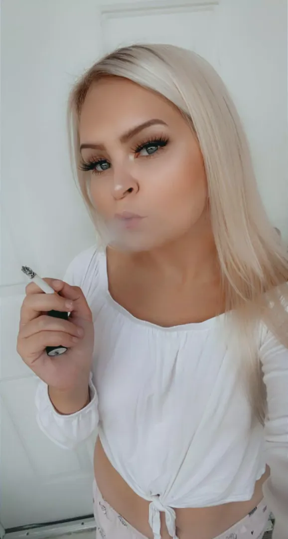 hey babe ;) posted by blondebaby420_