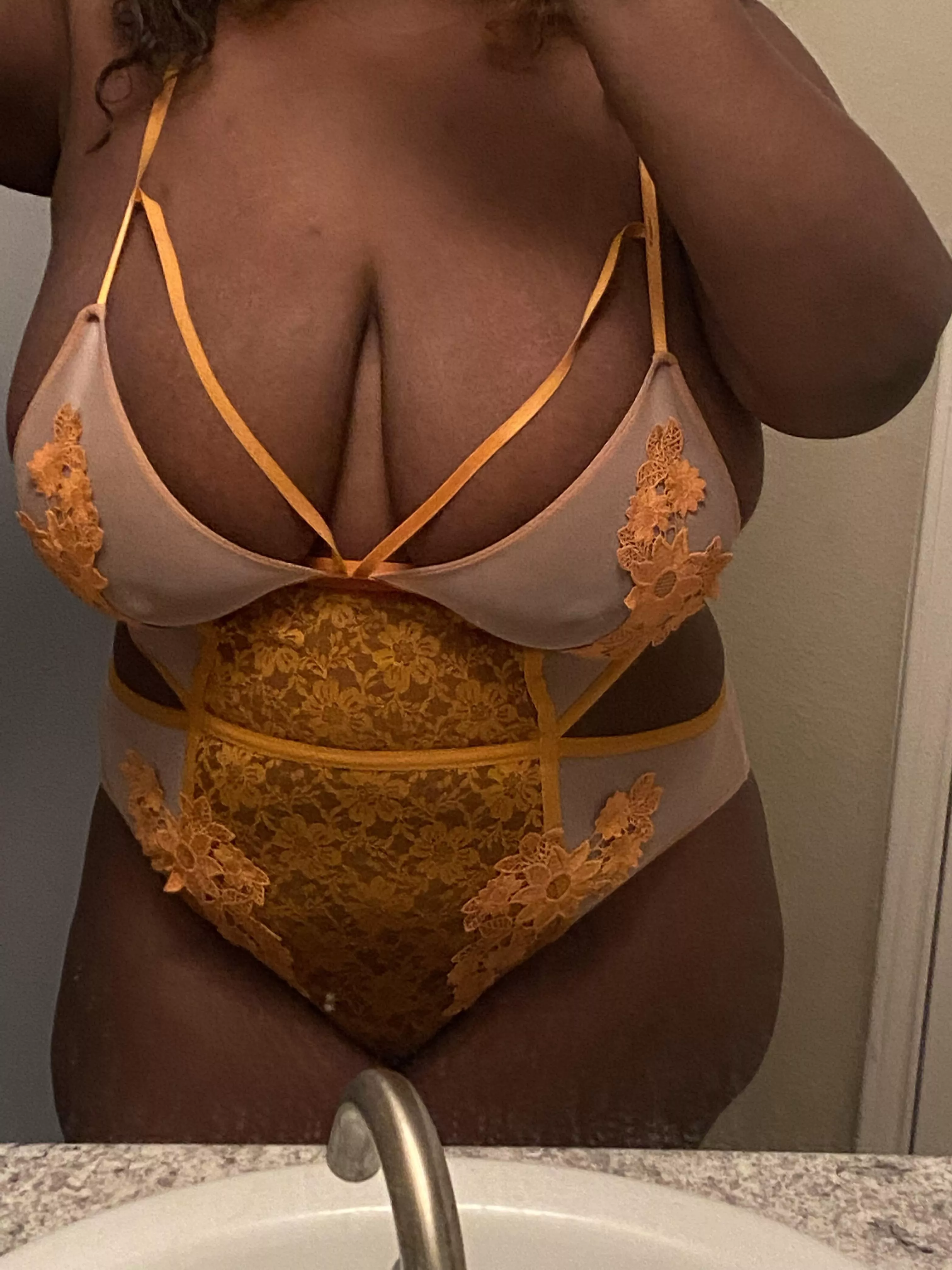 Hey baby I’m back…miss me??? posted by Curvymya