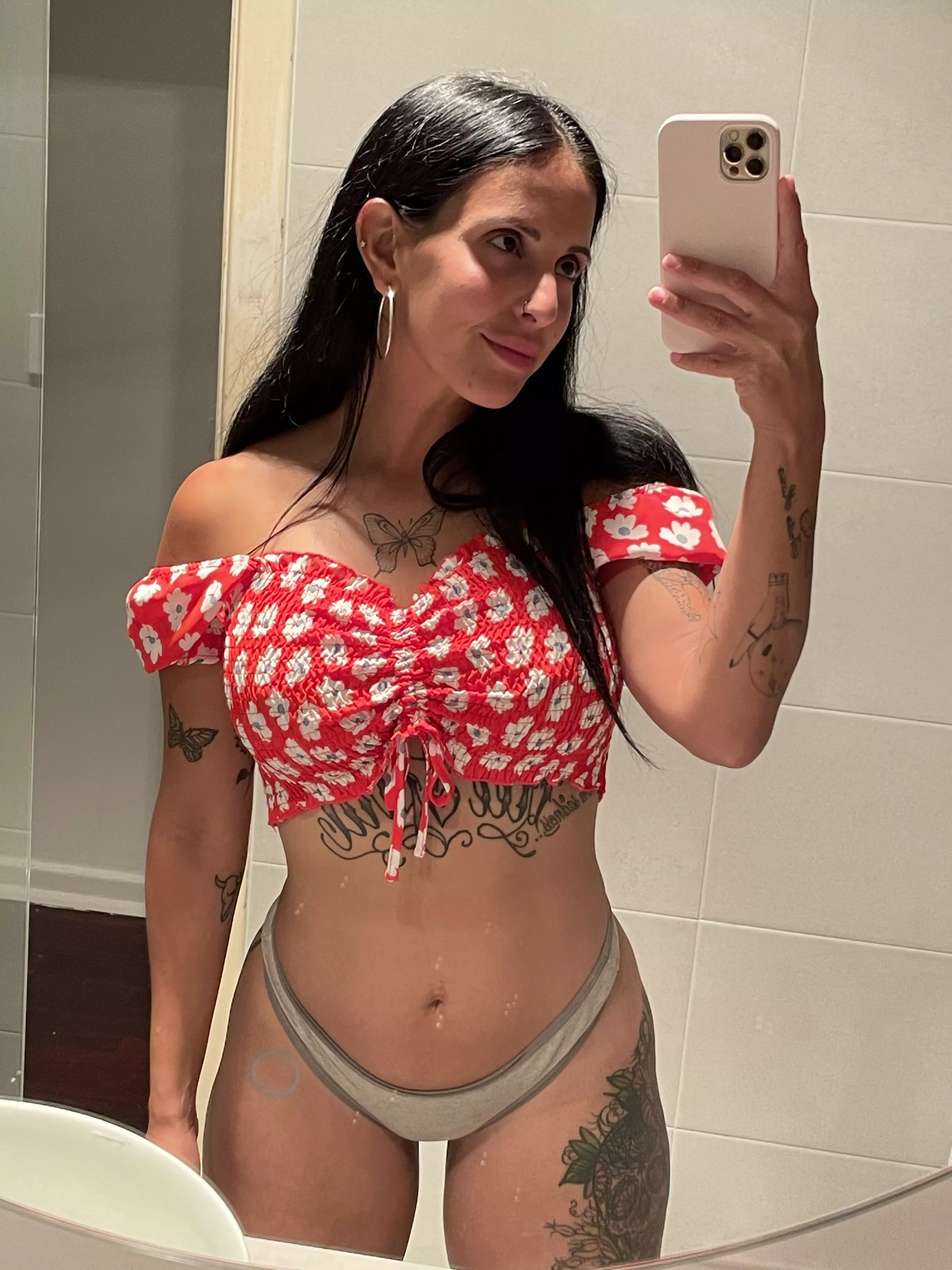 Hey baby, where should I get my next tattoo 😛 posted by Missleahmaria