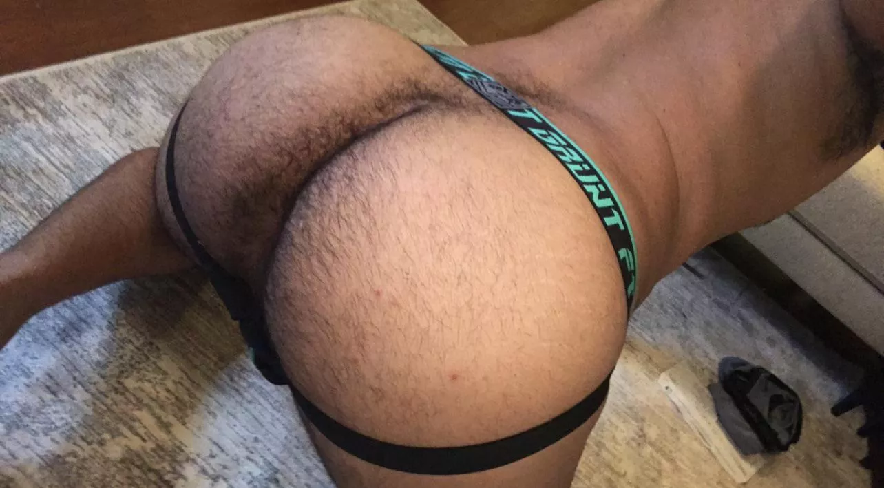 Hey baby , you hungry ? posted by andyandy018