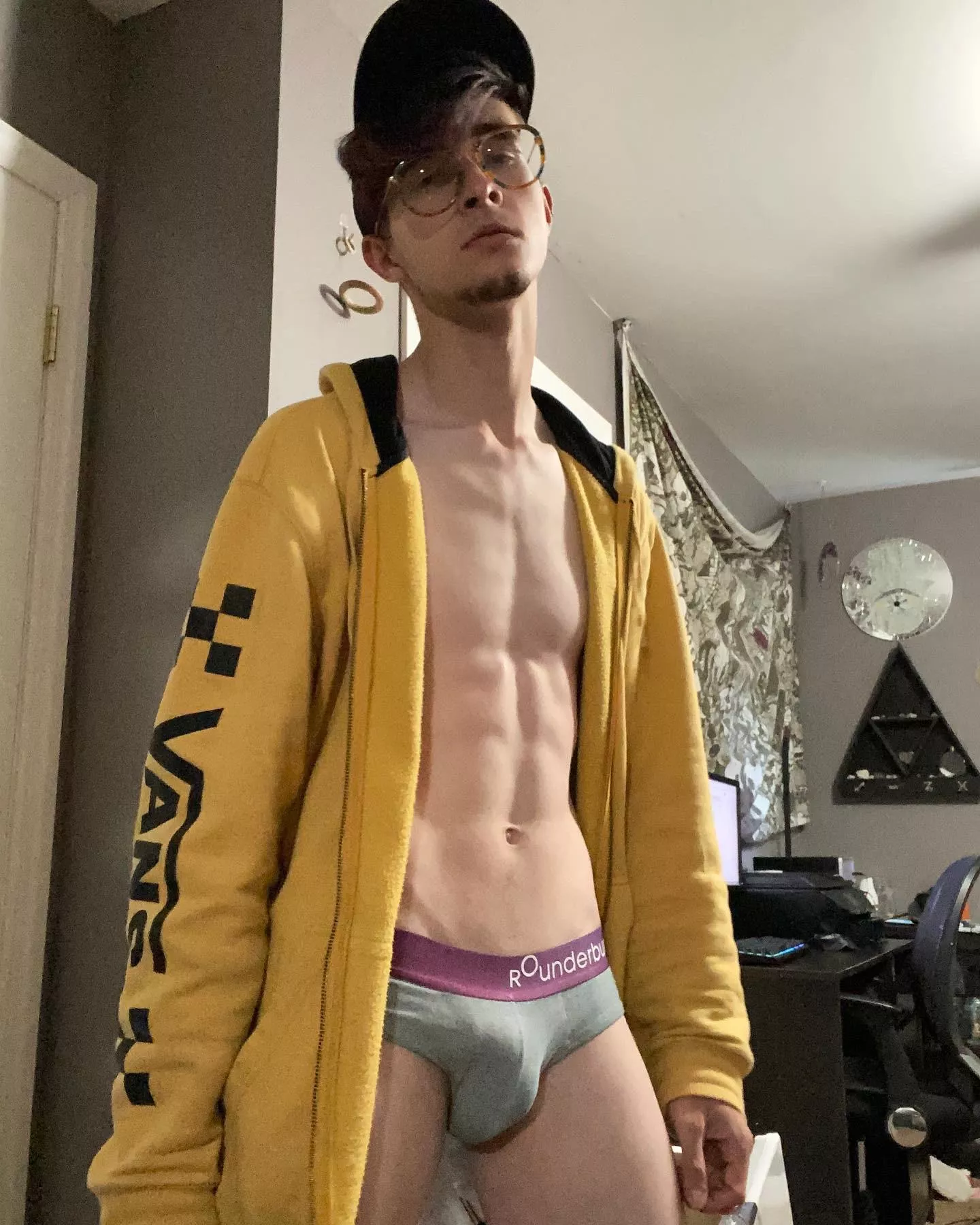 Hey bro , wanna play? posted by bunnyboy18