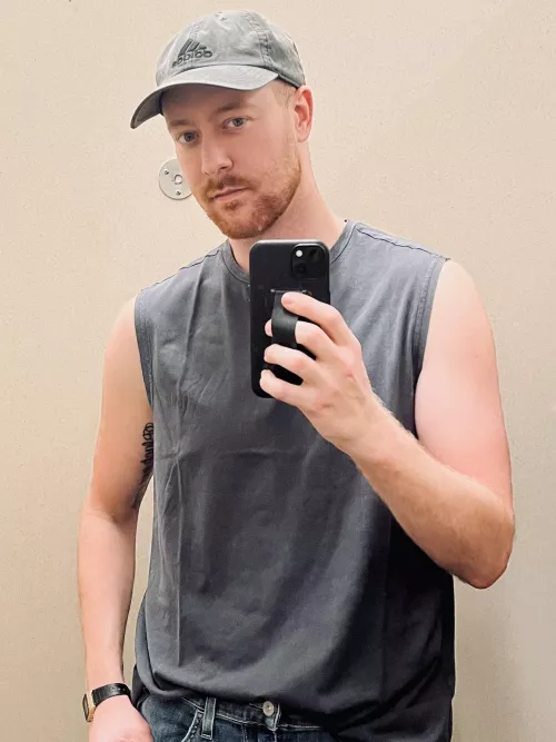 Hey bro’s 😊 by fascinogenic