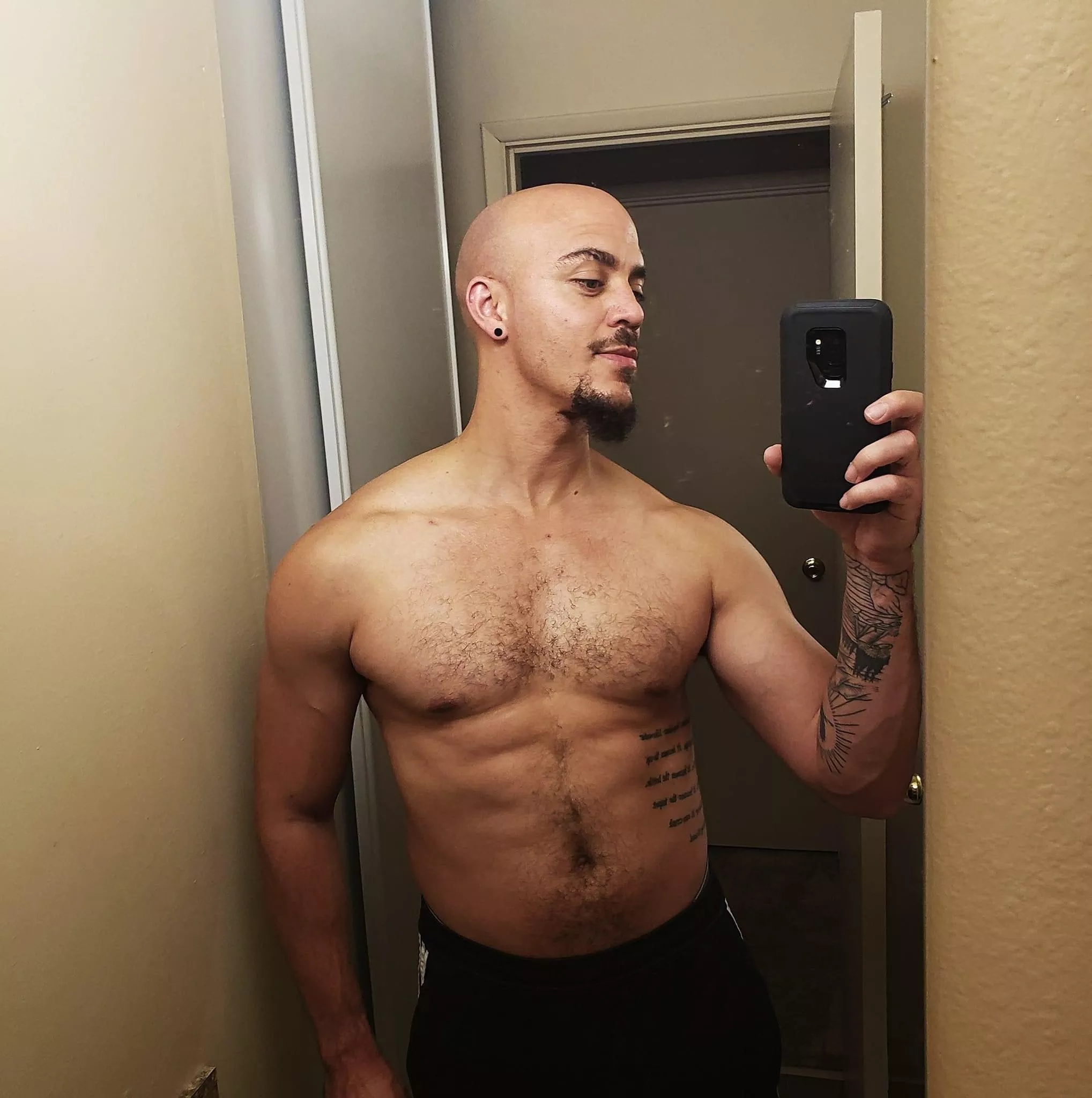 Hey! posted by Hot-Ad-1861