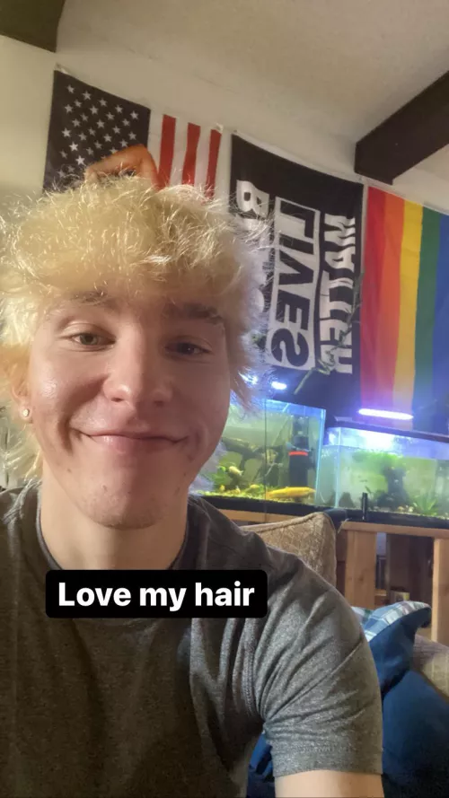 Hey chat with me at work just looking for some friends ❤️ by Gaymerboi-97