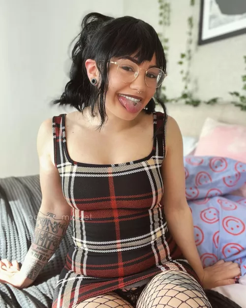 Hey could you check to see if my underwear is showing? Thanks babe ☺️ by power_midget