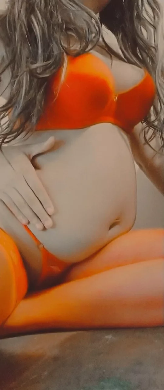 hey daddy 🤰 posted by valen2010tina