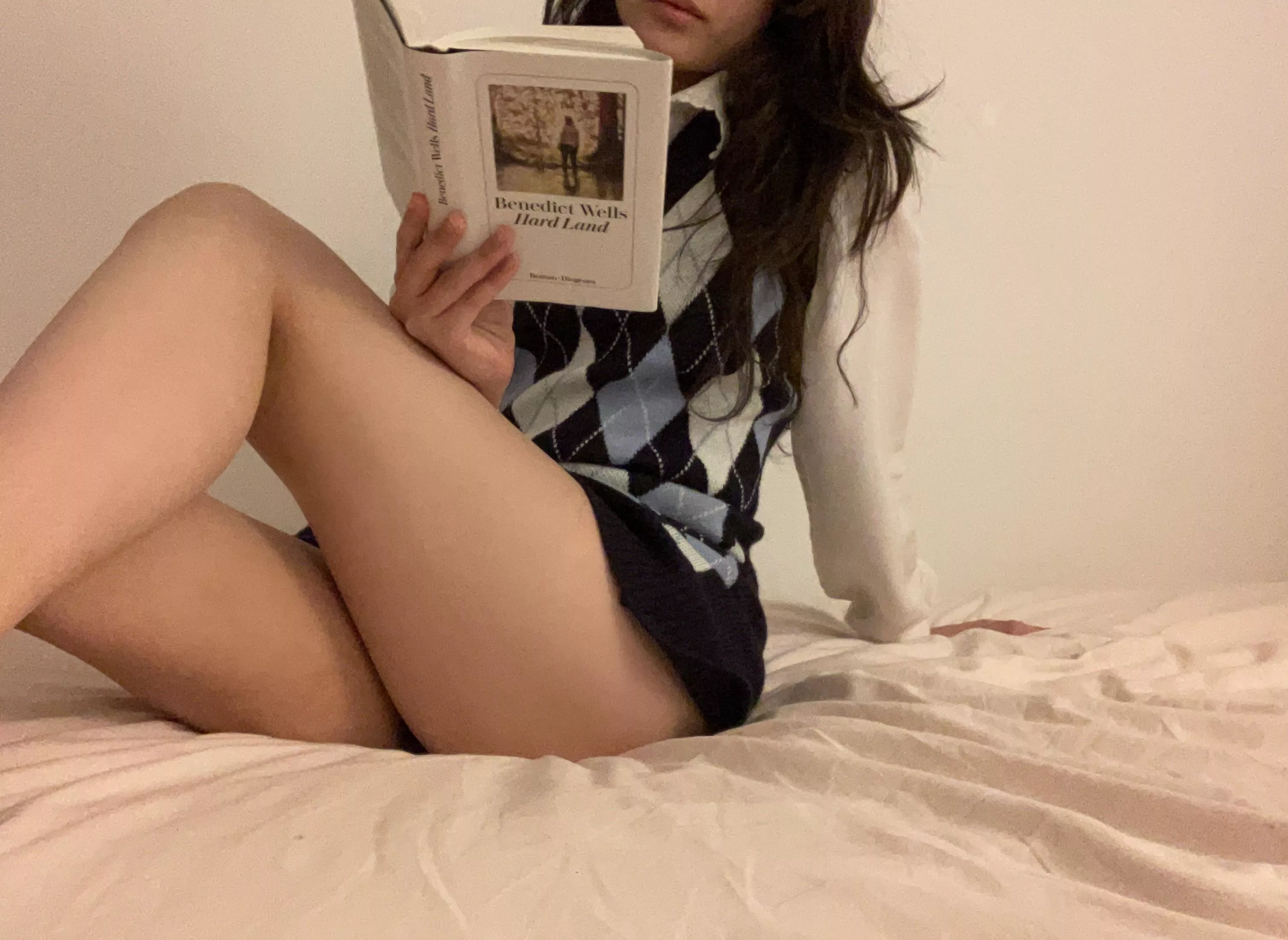 Hey everyone🖤 posted by miikamii