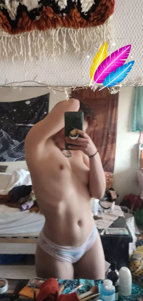 Hey girls by Environmental-Shock4