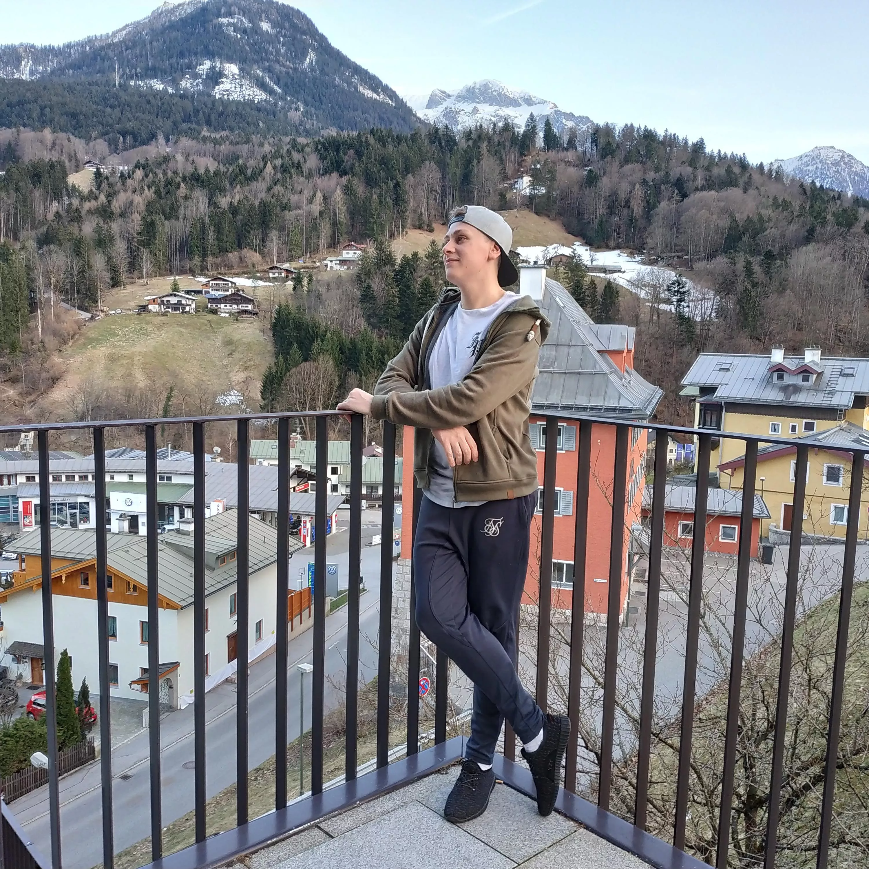 Hey guys 29 here .. I’m pretty new to the gaming thing have a switch and mainly play Fortnite ? Looking for guys to add me so we can game and maybe hang out and be friends ? Preferably people 23+ if possible .. hit me up if you wanna chat 🤙 posted by Jman52551993