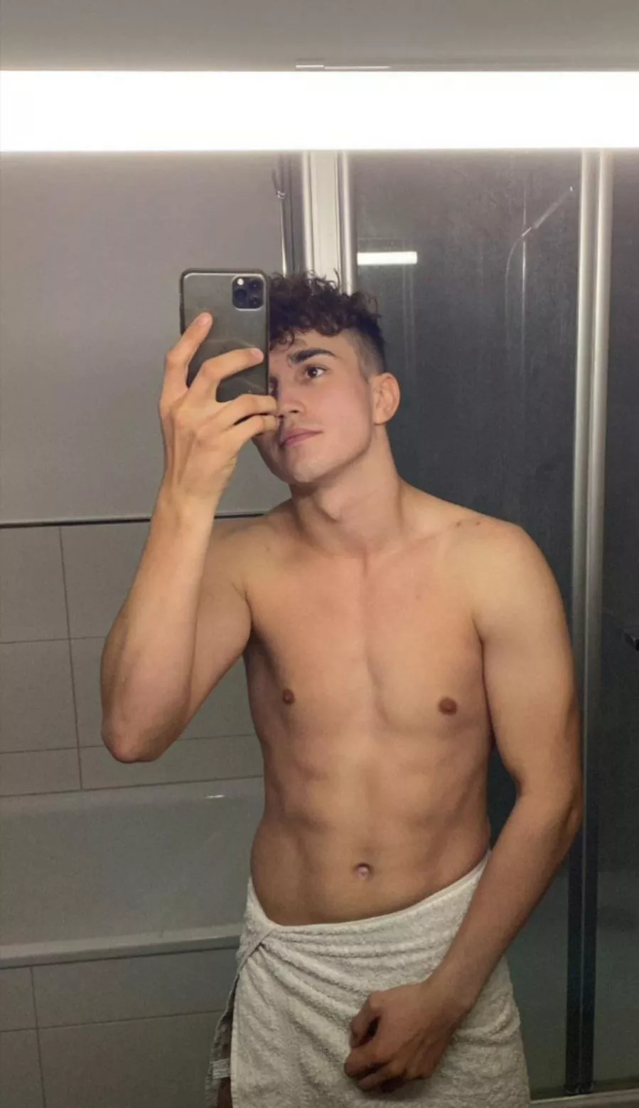 hey guys, dms open :) posted by aluisa-mllr